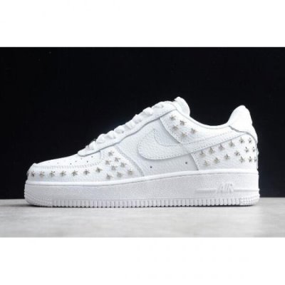 Nike Bayan Air Force 1 Low Star-studded Beyaz Kaykay Ayakkabı Türkiye - I1HG6WA7